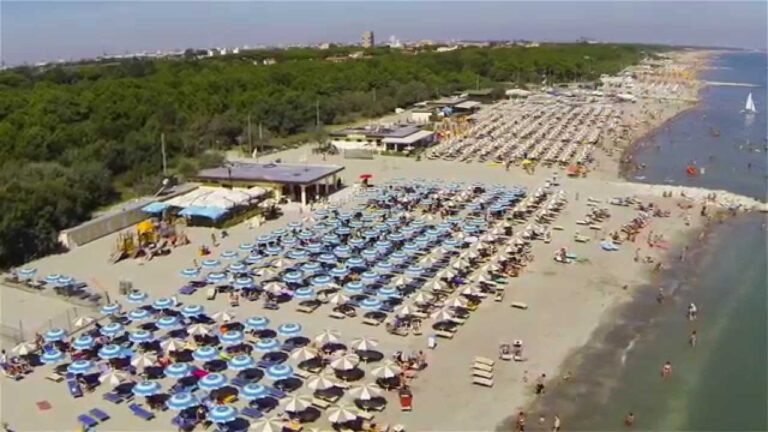 La Dolce Vita a Punta Marina: Il Paradiso Italiano